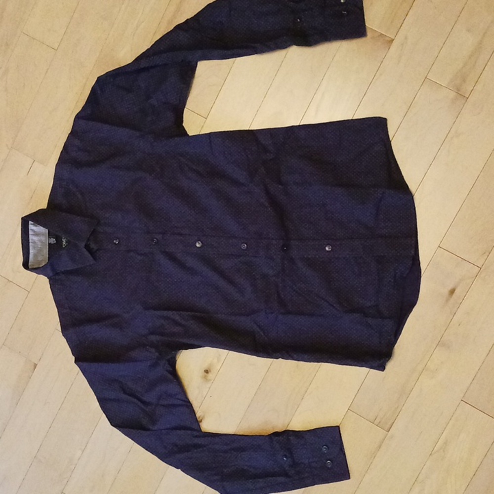 Man's shirt small